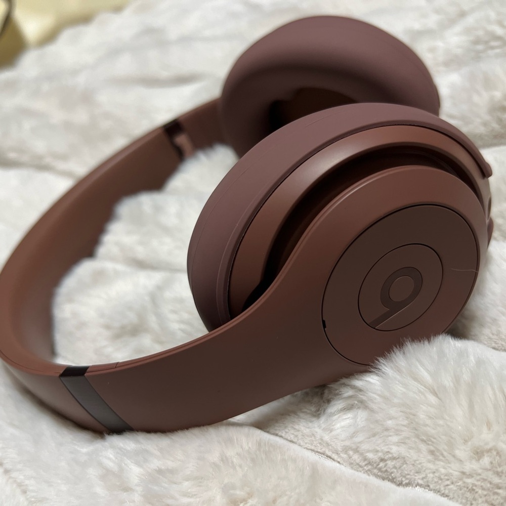 Beats x Kim Kardashian